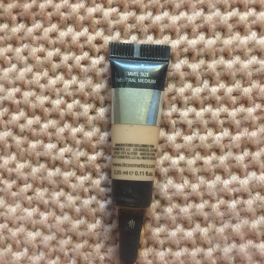 High-End Makeup Mini Bundle - Picture 6 of 7